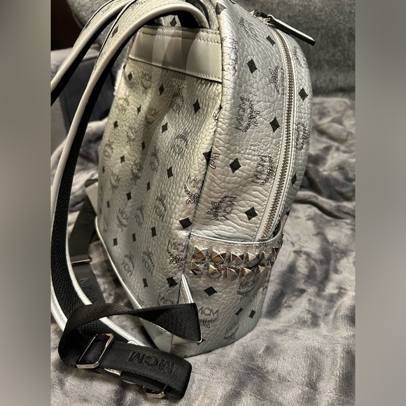 Mcm backpack with studs - Picture 3 of 6